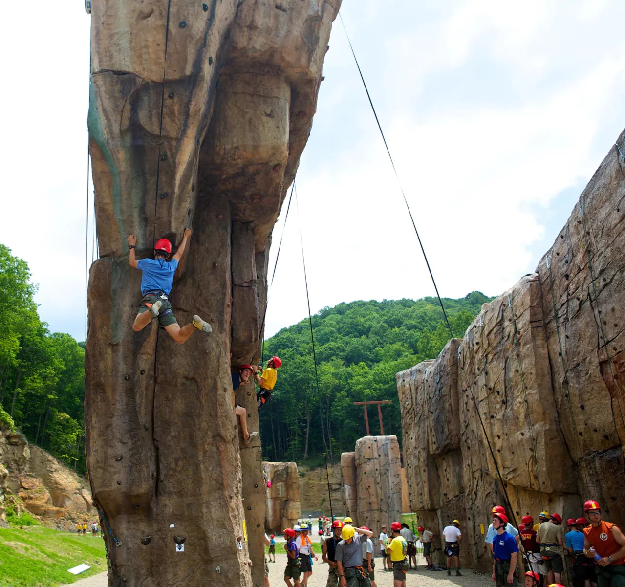 Bouldering vs. Roped Climbing: Facility Planning Considerations